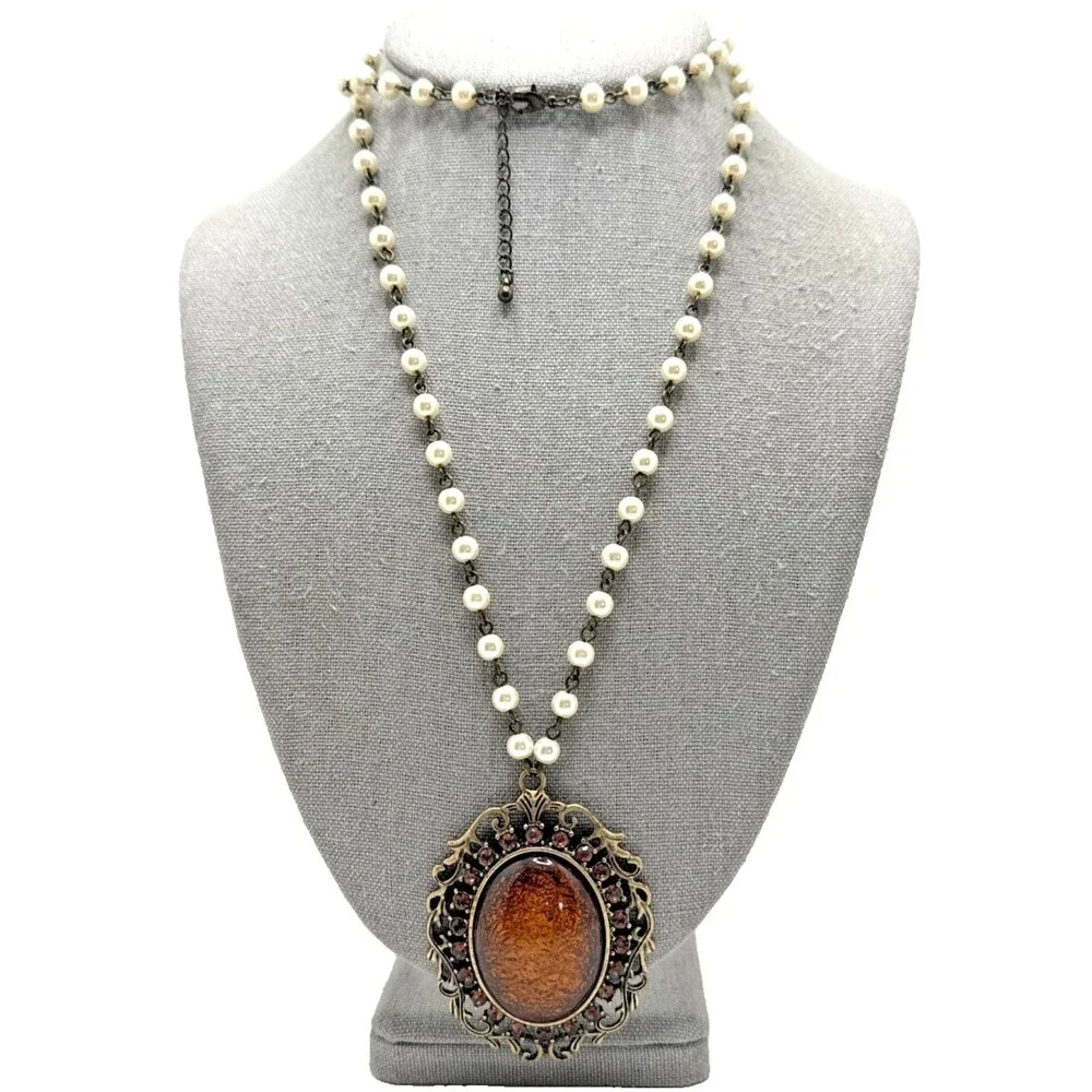 Vintage Style Faux Amber Pendant Necklace Ornate Bronze Tone Beaded Chain 30